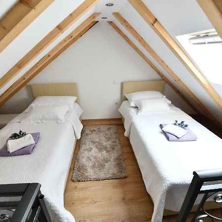 Apartment Lavanda Sinj Eksteriør billede